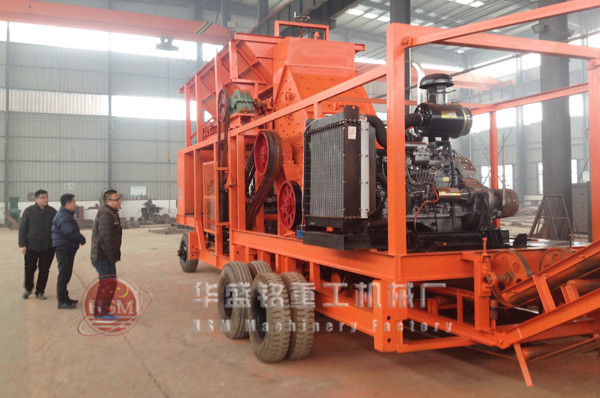 小型移動(dòng)對(duì)輥制砂機(jī)